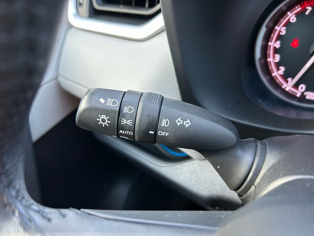2024 Toyota RAV4 XLE Premium 22