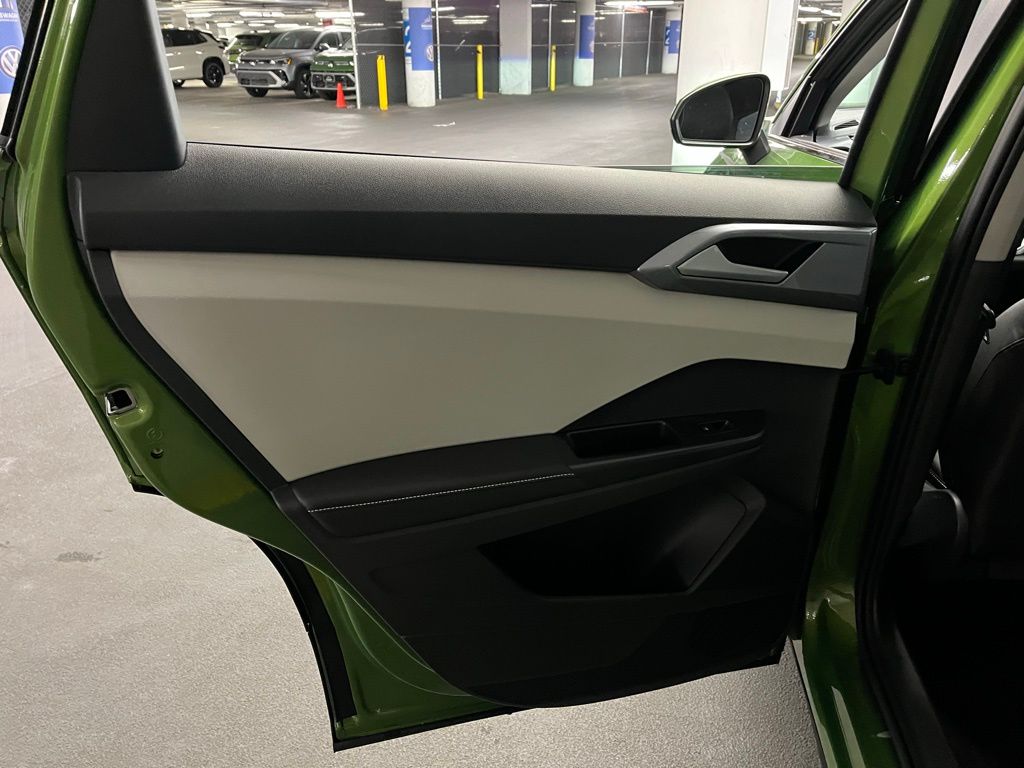 2025 Volkswagen Taos SEL - Photo 20