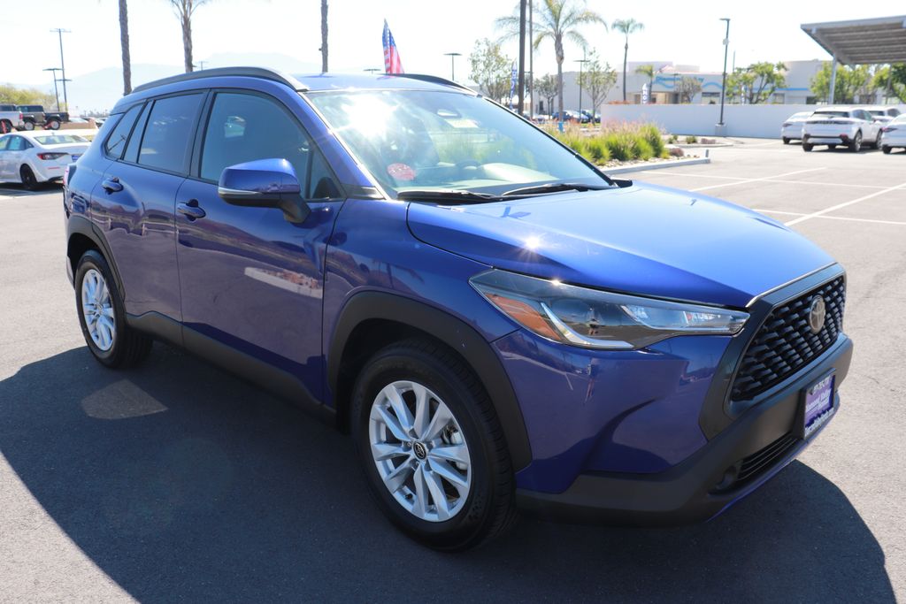 2024 Toyota Corolla Cross LE photo