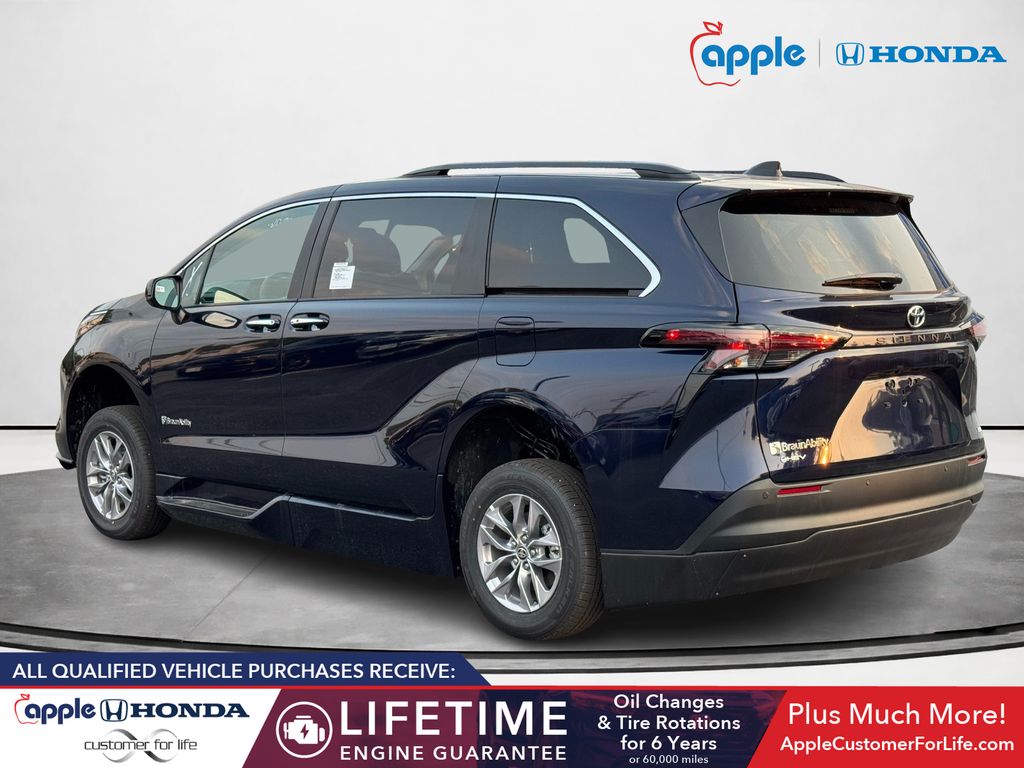 2026 Toyota Sienna XLE