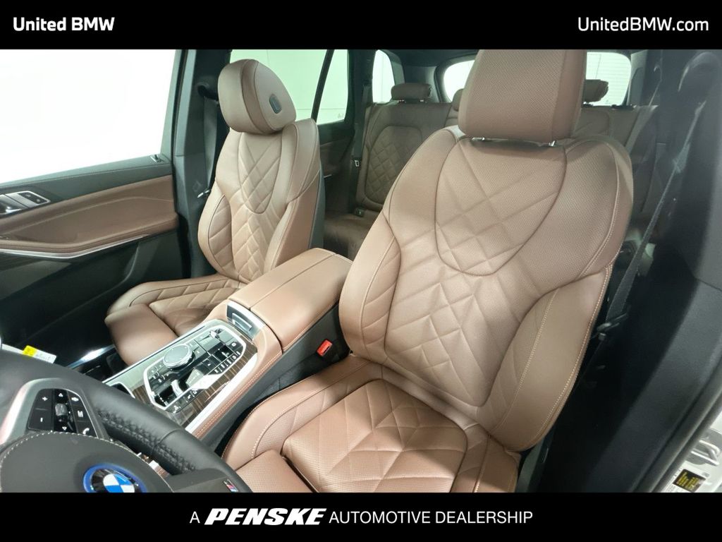 Thumbnail: 2026 BMW X5 - 13
