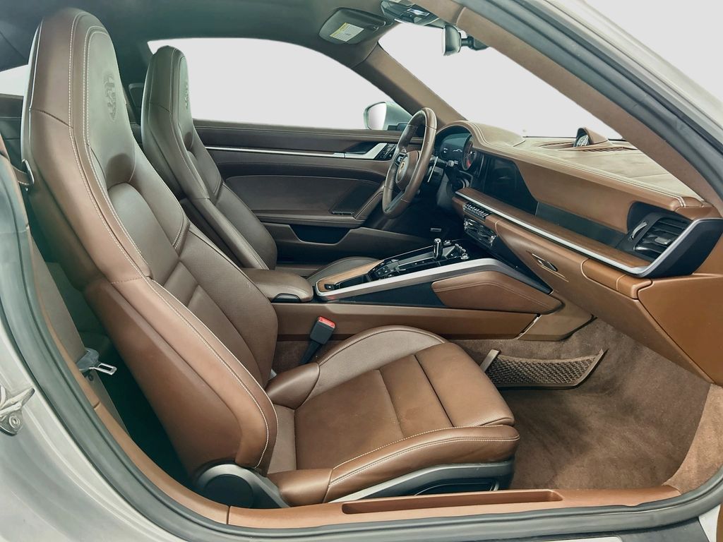 Thumbnail: 2020 Porsche 911 - 19