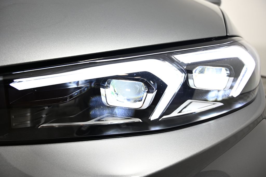 Thumbnail: 2026 BMW 3 Series - 9