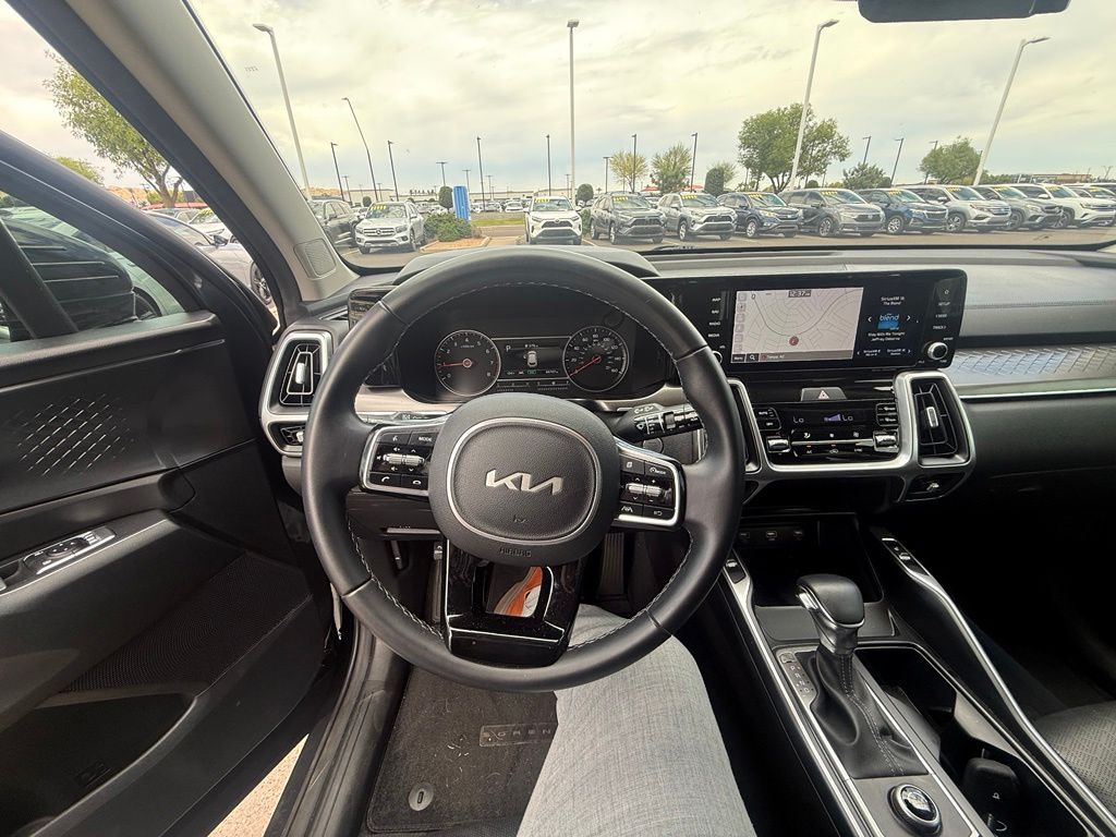 Thumbnail: 2022 Kia Sorento - 3