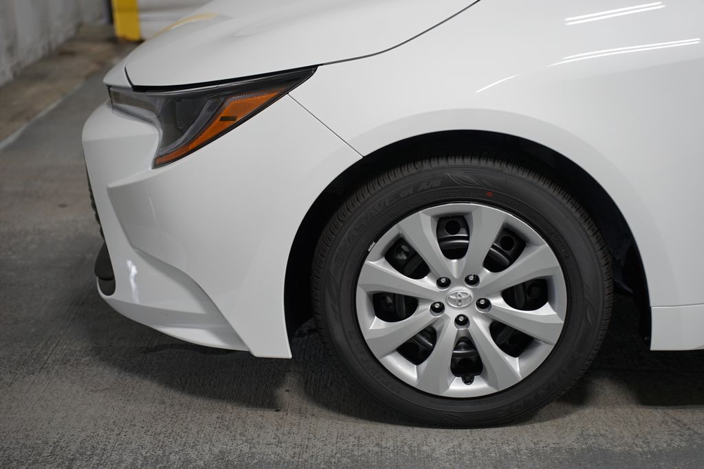 2025 Toyota Corolla LE 5