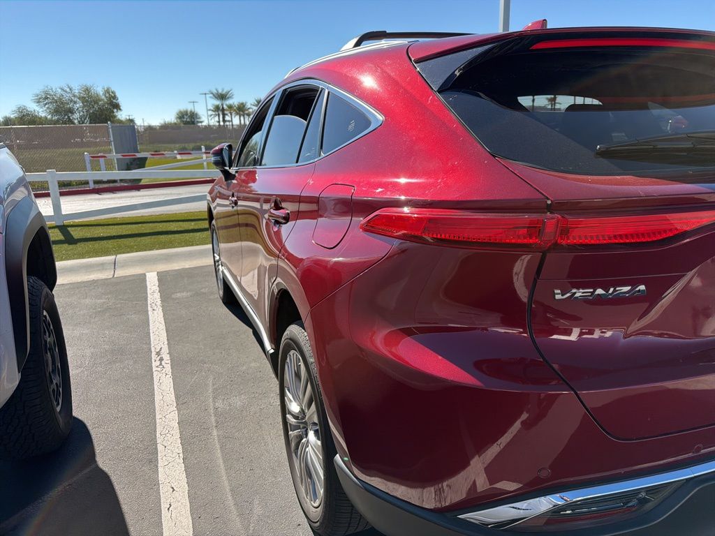 Thumbnail: 2021 Toyota Venza - 4