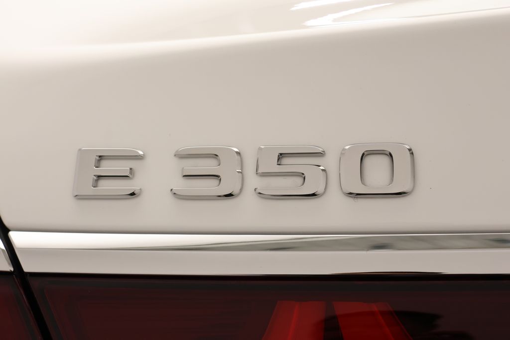 Thumbnail: 2027 Mercedes-Benz E-Class - 9