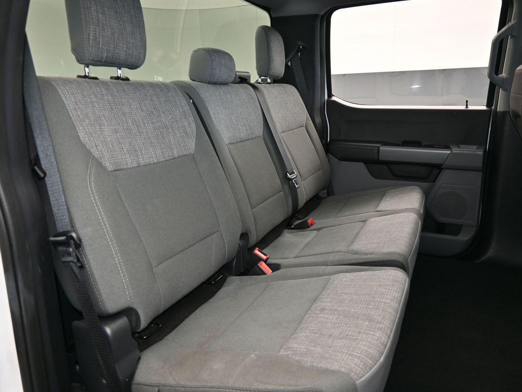 Used 2025 Oxford White Ford XLT image 39