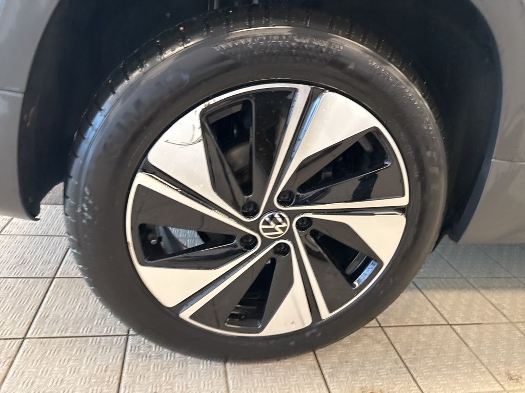 2024 Volkswagen Taos SE photo 6