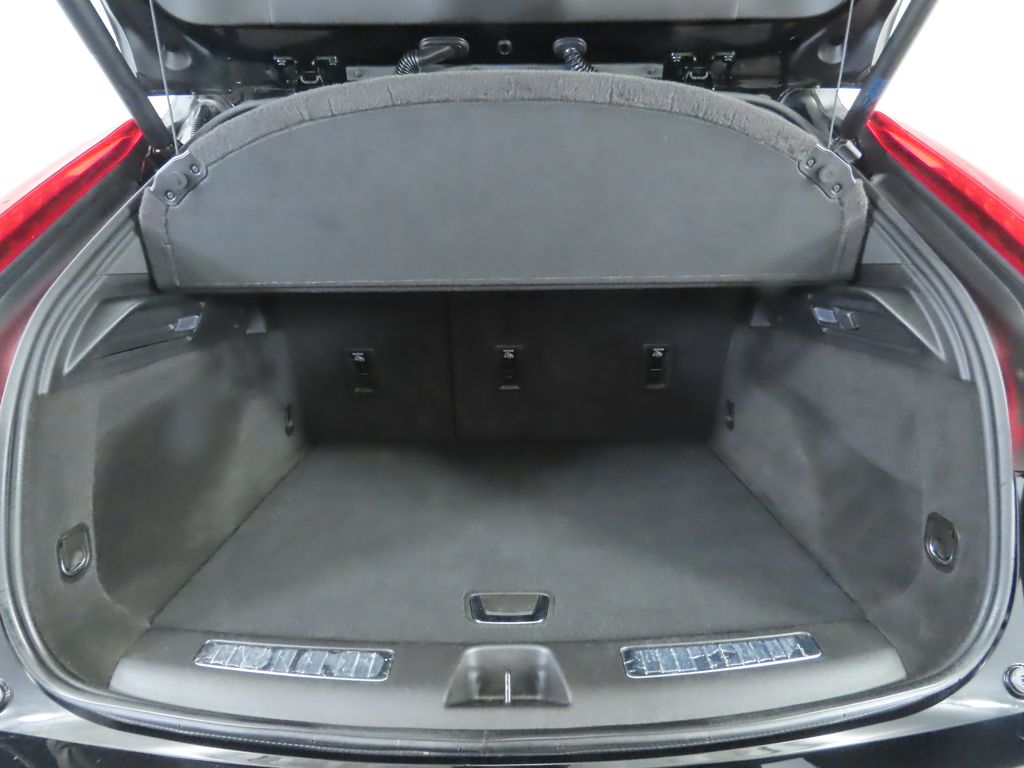 Thumbnail: 2025 Cadillac XT4 - 28