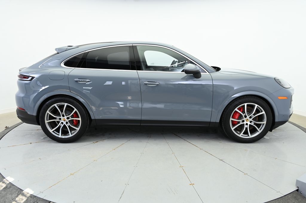 Thumbnail: 2024 Porsche  - 8