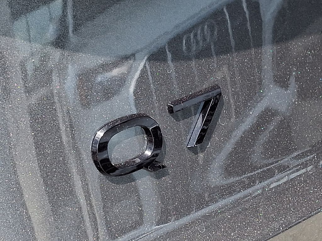 Thumbnail: 2026 Audi Q7 - 21