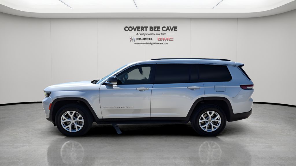 Used 2023 Silver Jeep Limited image 5