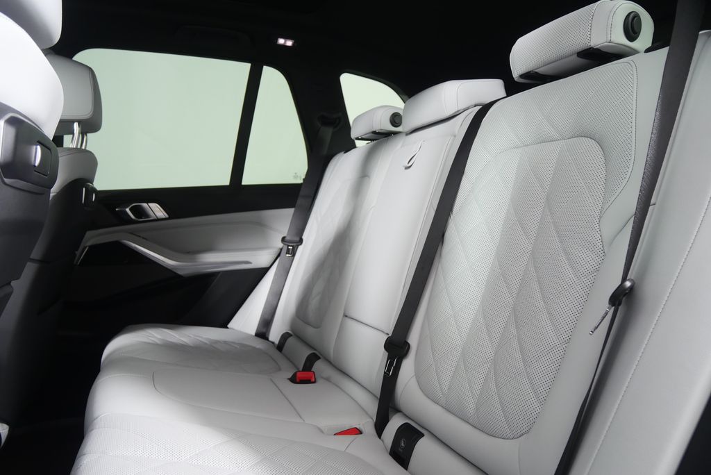 Thumbnail: 2026 BMW X5 - 15