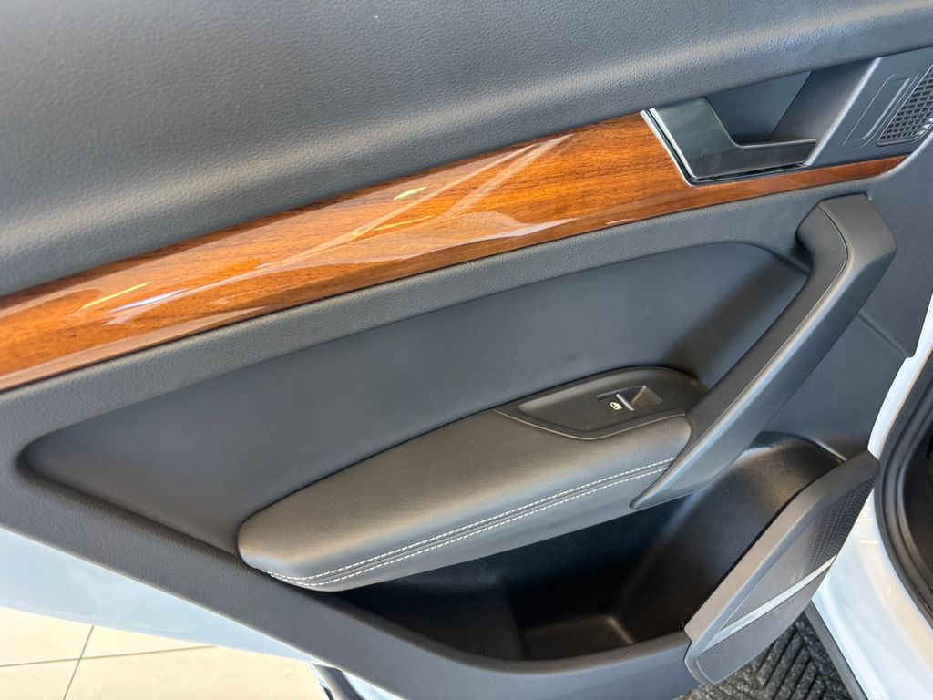 2023 Audi Q5 45 S line Premium