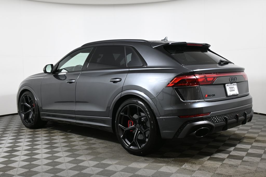 Thumbnail: 2026 Audi RS Q8 - 4