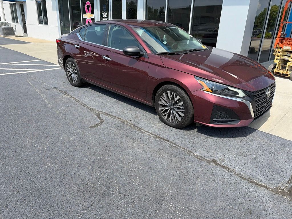 Used 2025 Nissan Altima Sedan