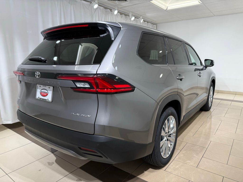 Thumbnail: 2026 Toyota Grand Highlander - 5