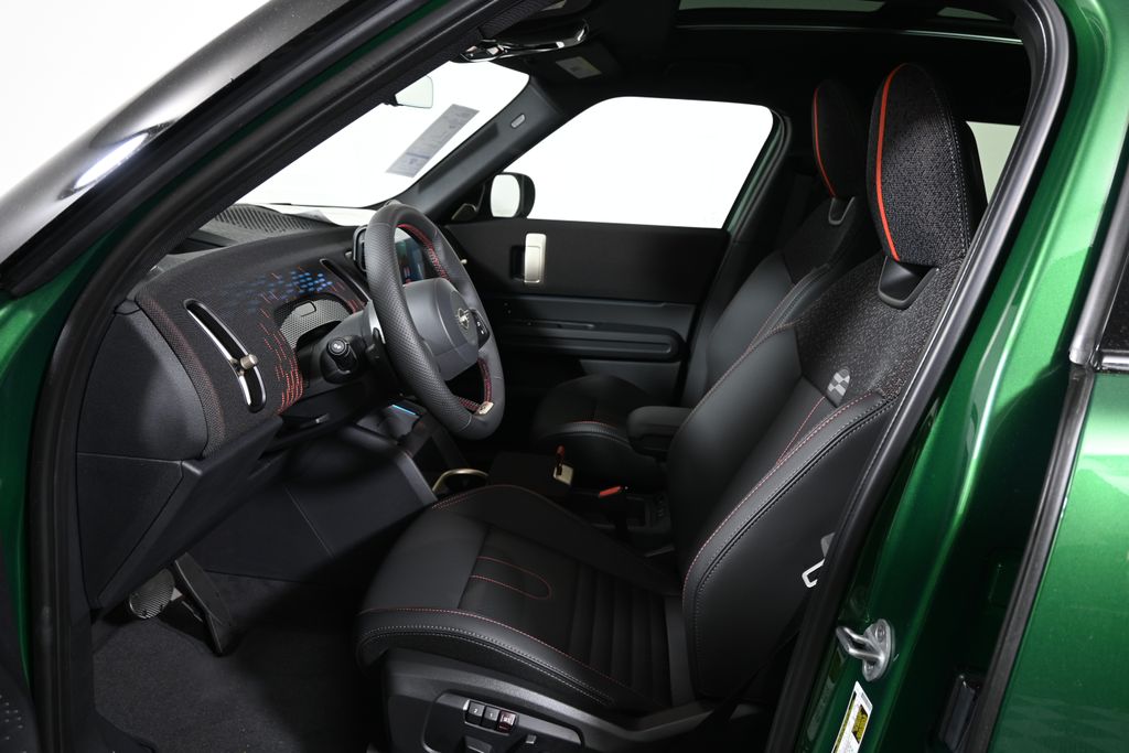 Thumbnail: 2027 MINI Cooper Countryman - 3