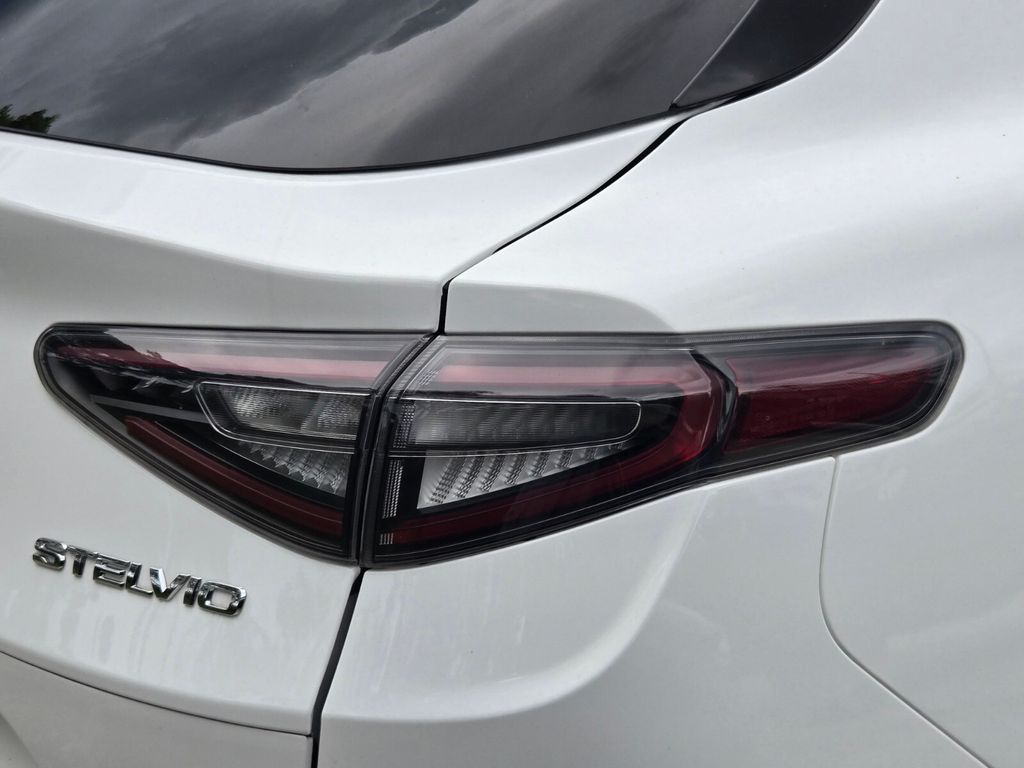 2024 Alfa Romeo Stelvio - $25,487