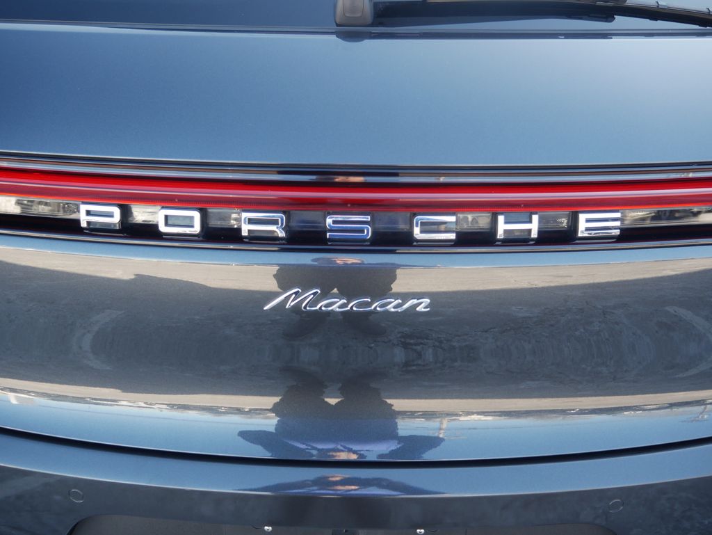 Thumbnail: 2020 Porsche Macan - 11