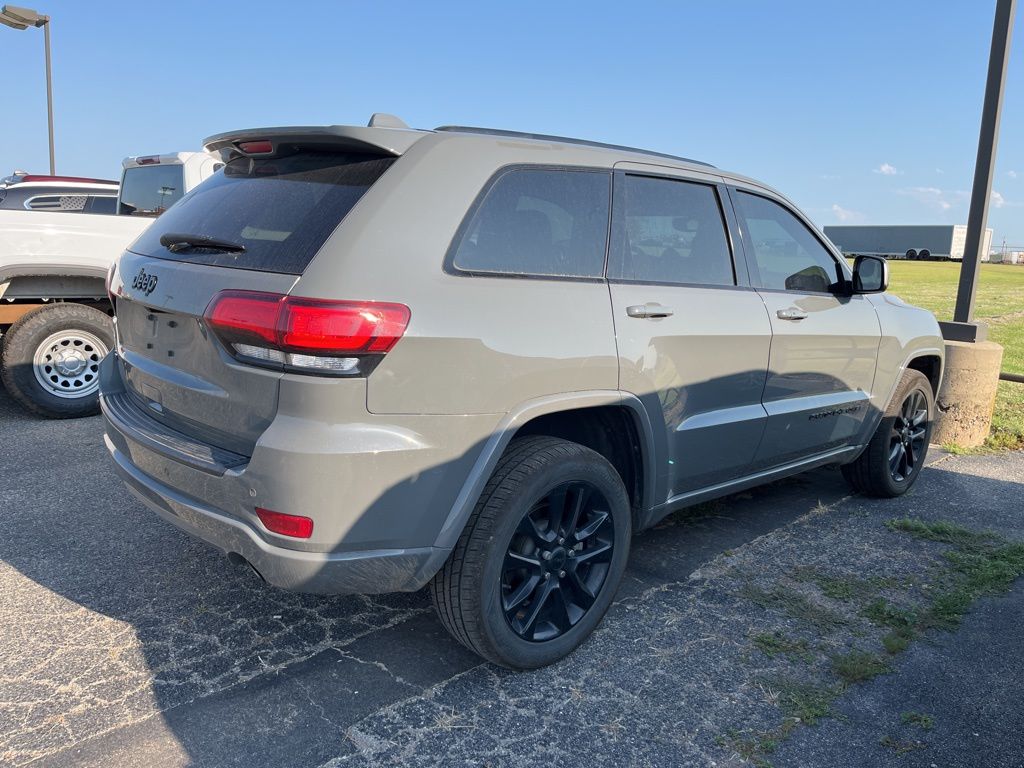 2021 Jeep Grand Cherokee Laredo X 2