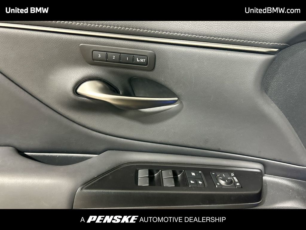 2020 Lexus ES Hybrid 300h 11