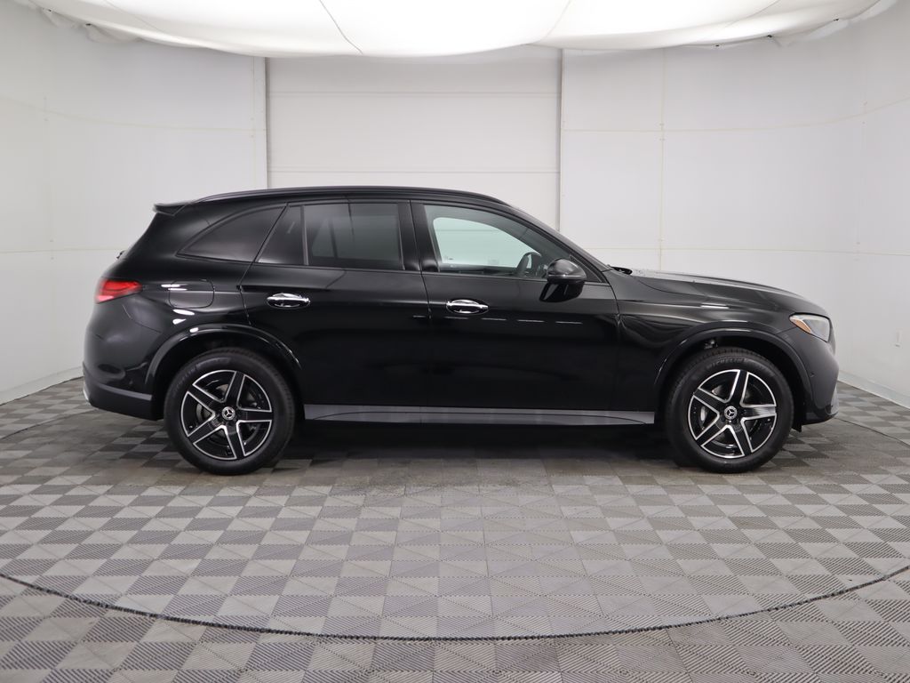 Thumbnail: 2026 Mercedes-Benz GLC - 4