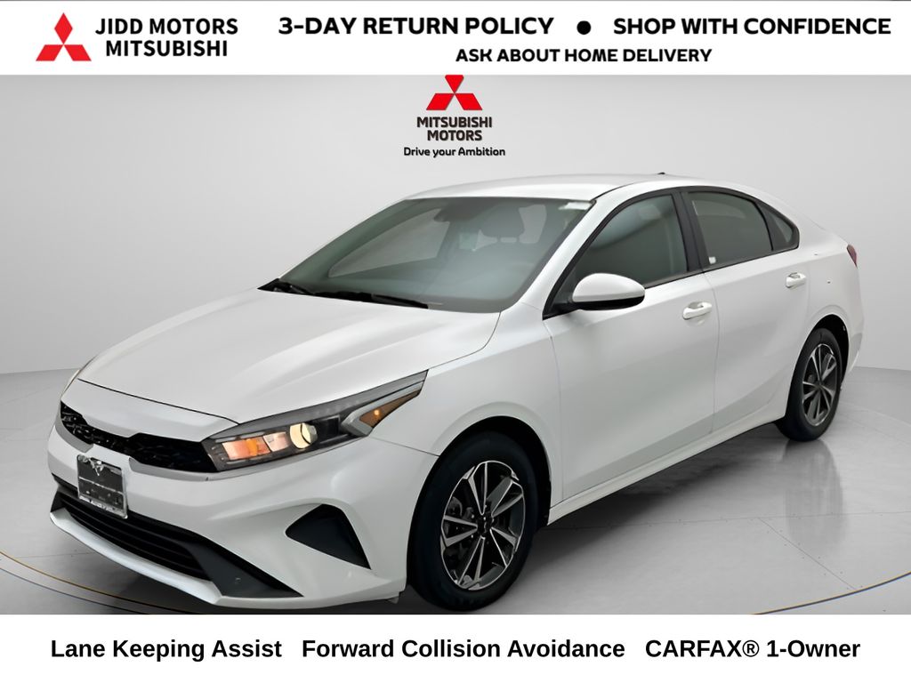 Snow White Pearl 2024 Kia Forte LXS FWD Sedan Front-Wheel Drive Continuously Variable Transmission