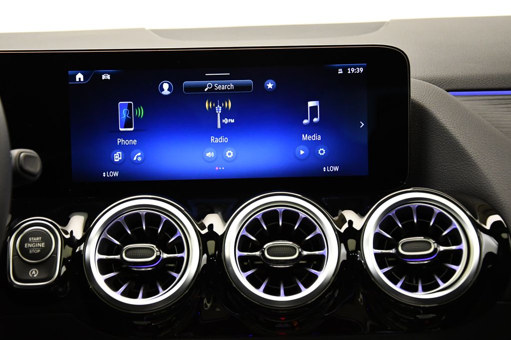 2025 Mercedes-Benz GLA 250 4MATIC 27