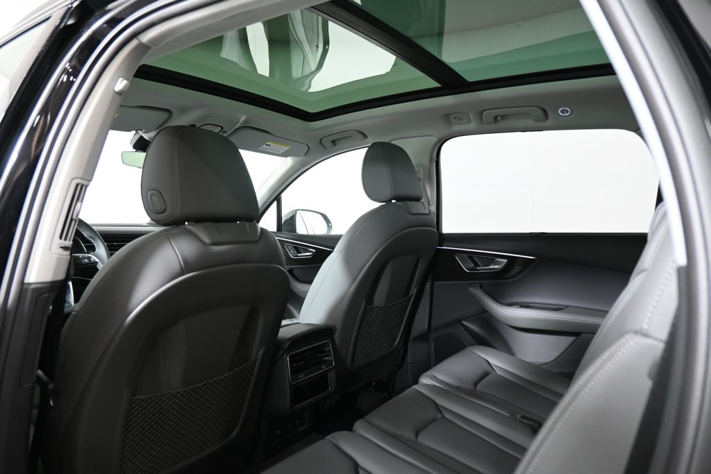 Thumbnail: 2026 Audi Q7 - 28