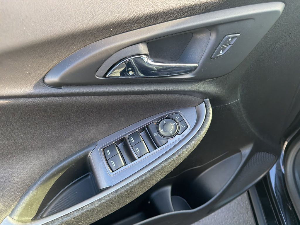 Thumbnail: 2022 Chevrolet Malibu - 26