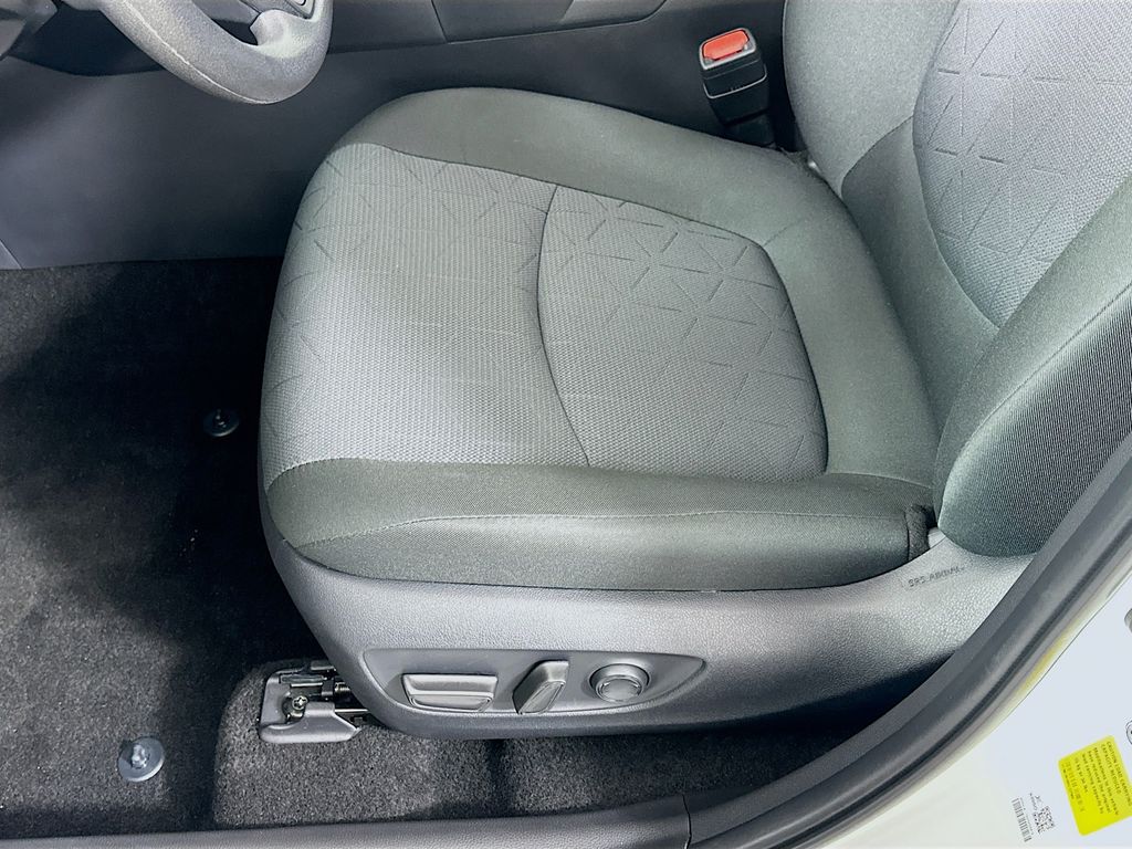 Thumbnail: 2025 Toyota RAV4 - 20