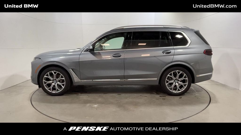 2025 BMW X7 xDrive40i 5