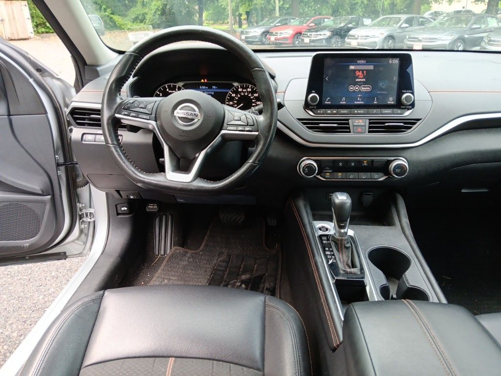 2022 Nissan Altima 2.5 SR 13