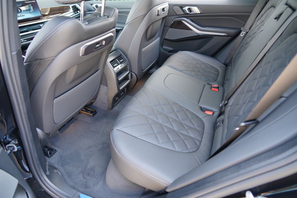 Thumbnail: 2026 BMW X5 - 19
