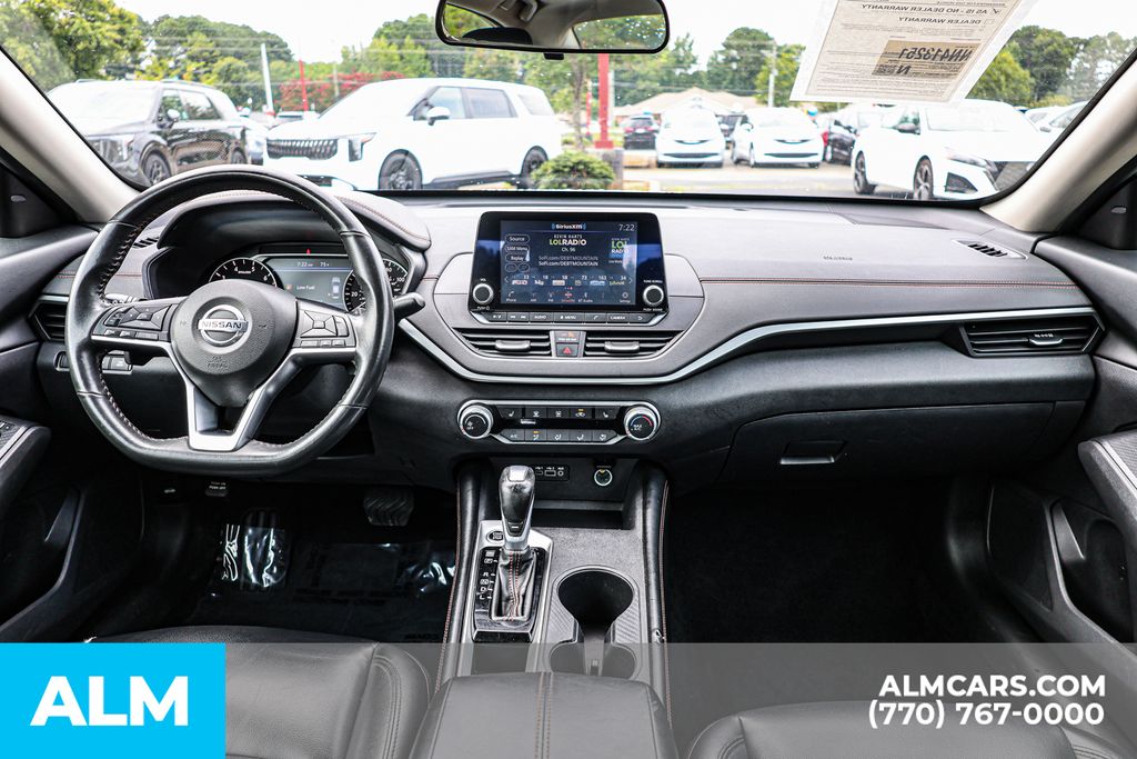 Used 2022 White Nissan 2.5 SR image 27