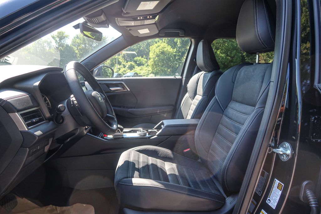 2026 Mitsubishi Outlander LE 2.5 S-AWC