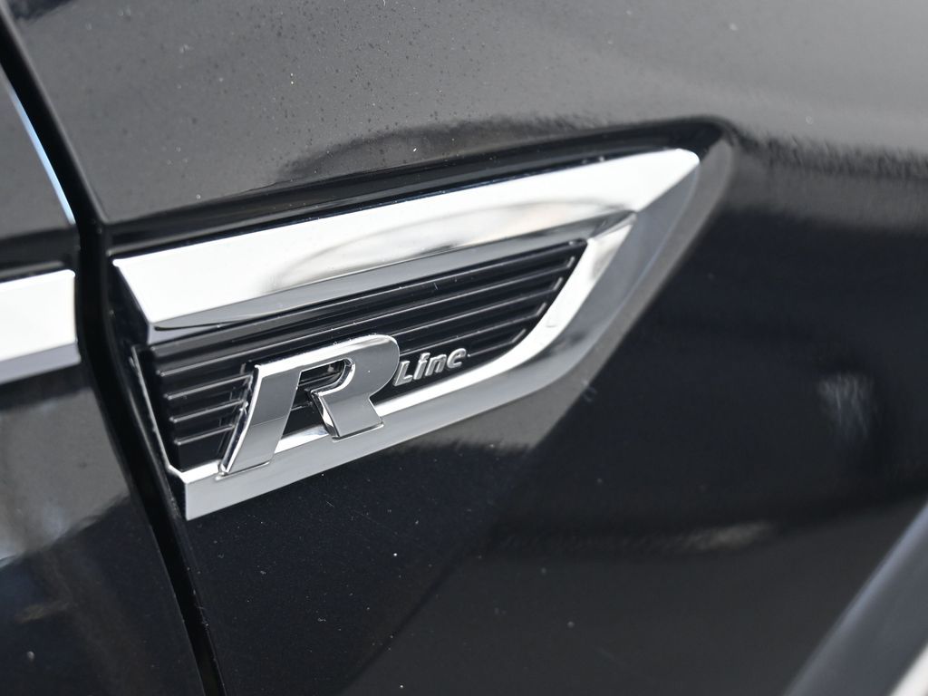 Used 2020 Deep Black Volkswagen 2.0T SE R-Line Black image 52