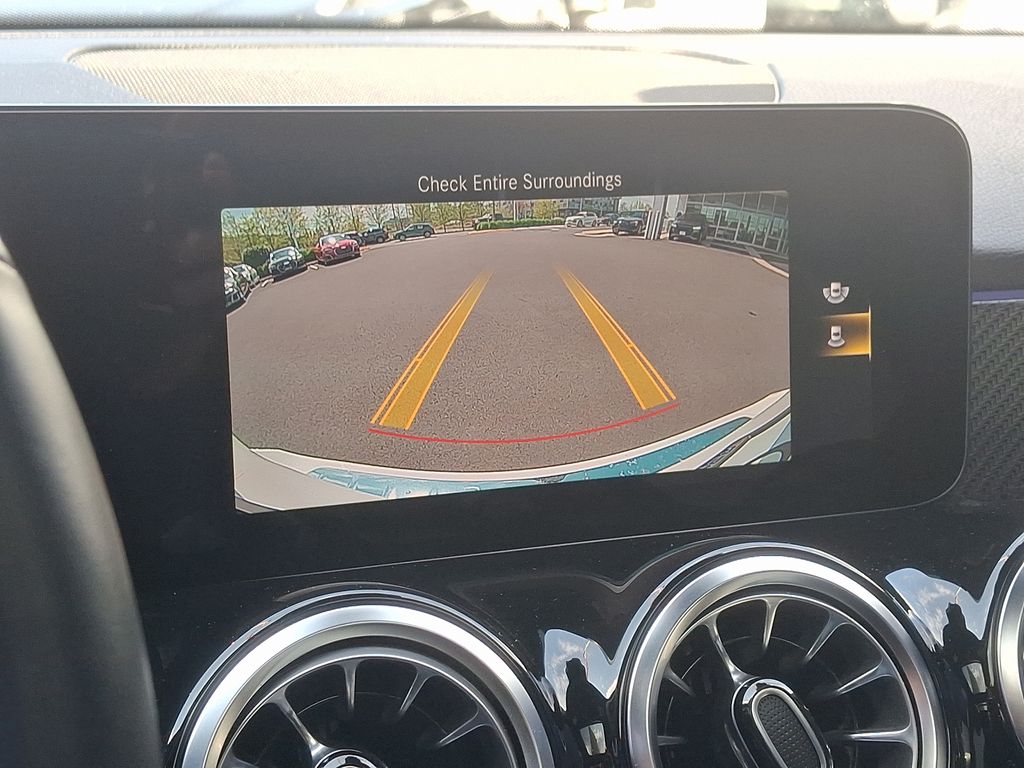 2023 Mercedes-Benz GLB 250 18