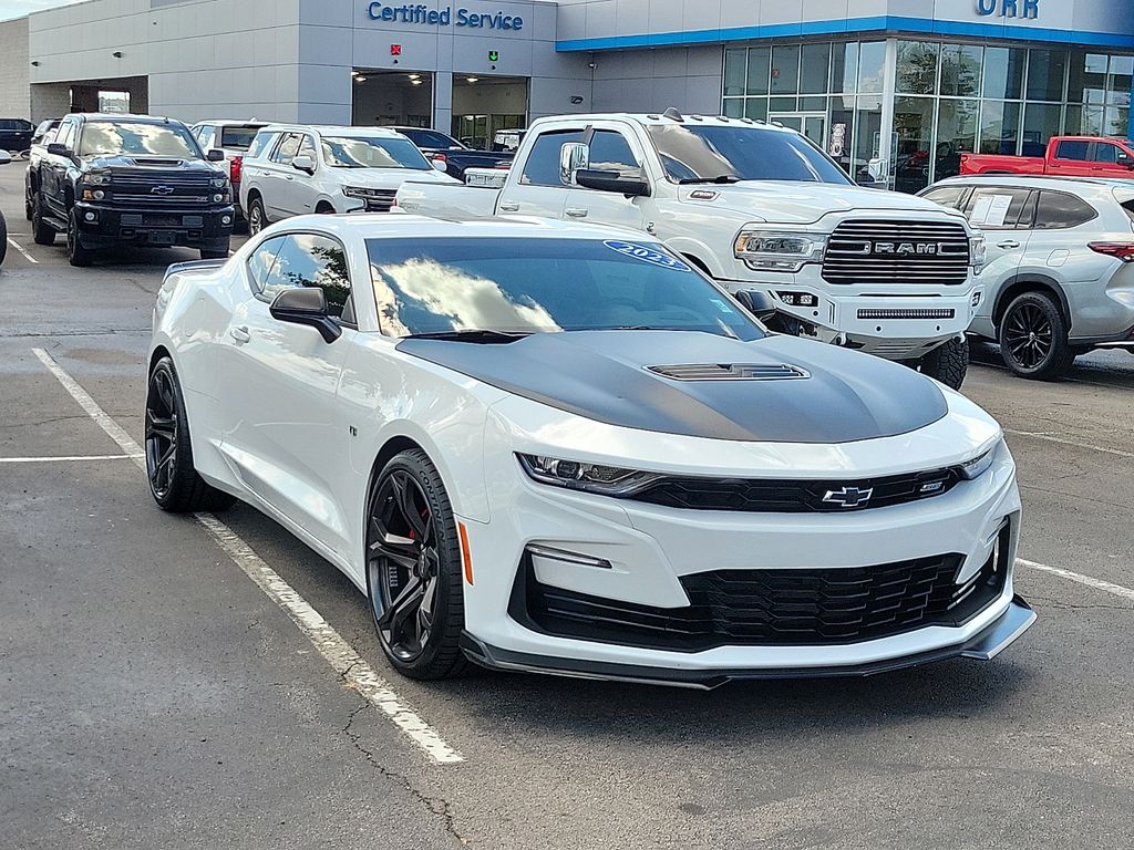 2023 Chevrolet Camaro Blanco (Summit White) Coupé Tracción trasera Automática