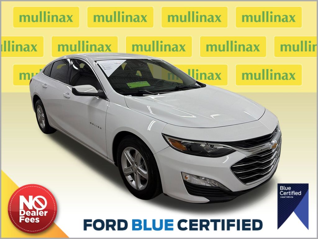 Summit White 2024 Chevrolet Malibu Sedan Front-Wheel Drive Continuously Variable Transmission