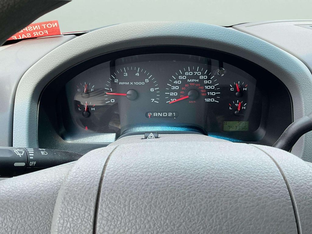 Used 2008 Red Ford XL image 9