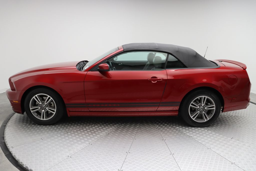 2013 Ford Mustang Premium 13