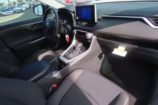 Thumbnail: 2025 Toyota RAV4 - 17