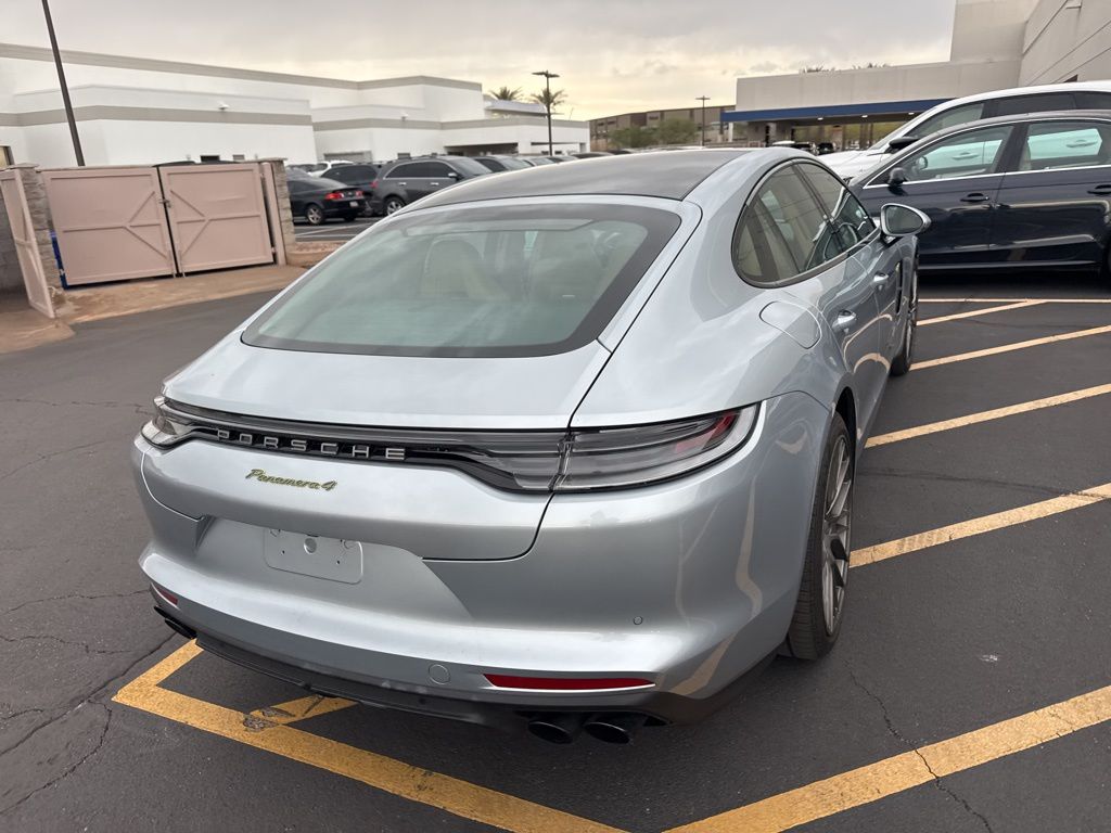 Thumbnail: 2022 Porsche Panamera - 7