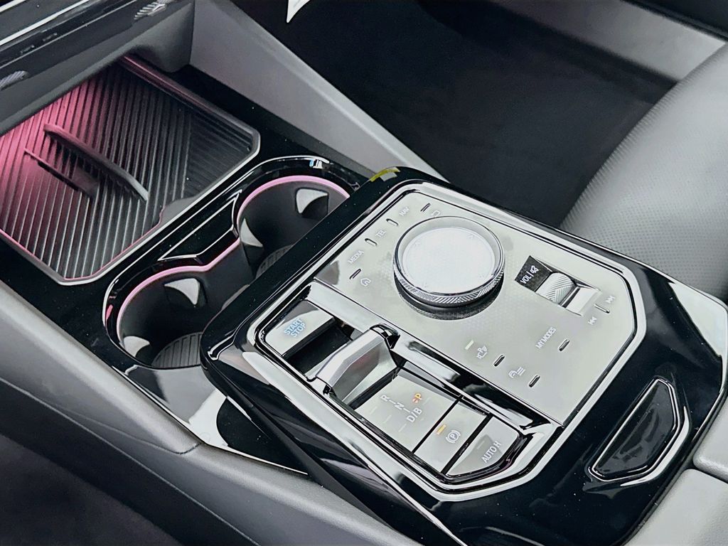 Thumbnail: 2026 BMW i5 - 15