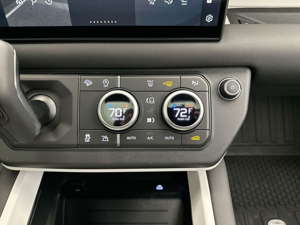 Thumbnail: 2025 Land Rover Defender - 11