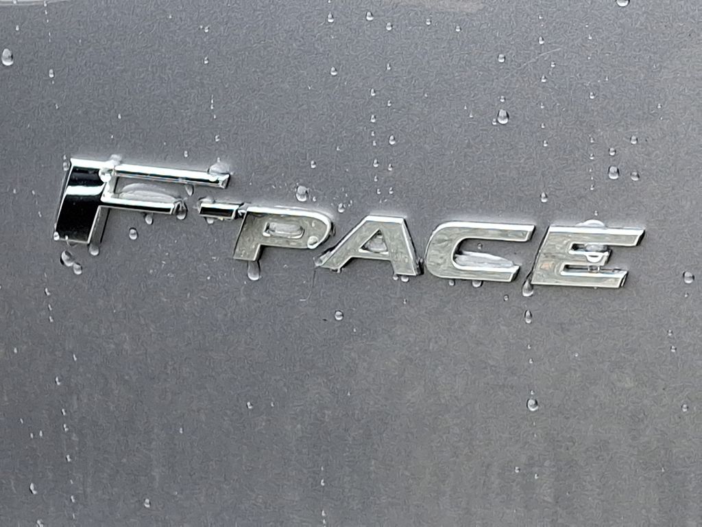2020 Jaguar F-Pace SVR 32
