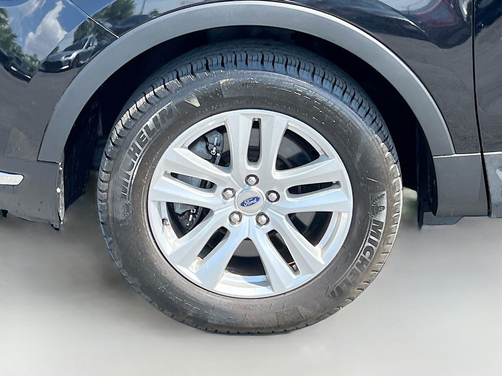 Used 2019 Black Ford XLT image 33